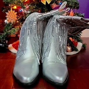 Silver cowboy boots,size 10